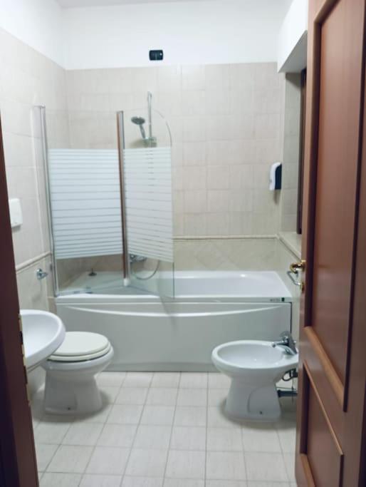 Апартаменты Minerva House - Airport And Fiera Фьюмичино Экстерьер фото